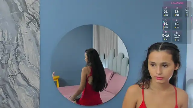 Snapshot of luly_dreams chatting on May 24, 2026, 12:54 pm luly dreams online show from May 24, 2026, 12:54 pm
