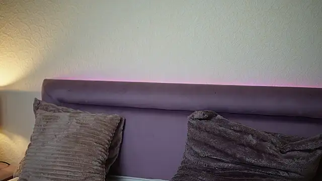 Snapshot of JoelleApril chatting on July 10, 2026, 8:11 pm JoelleApril online show from July 10, 2026, 8:11 pm