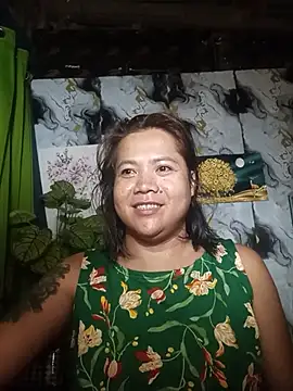 Snapshot of trishacummerts chatting on June 20, 2026, 6:11 pm trishacummerts online show from June 20, 2026, 6:11 pm