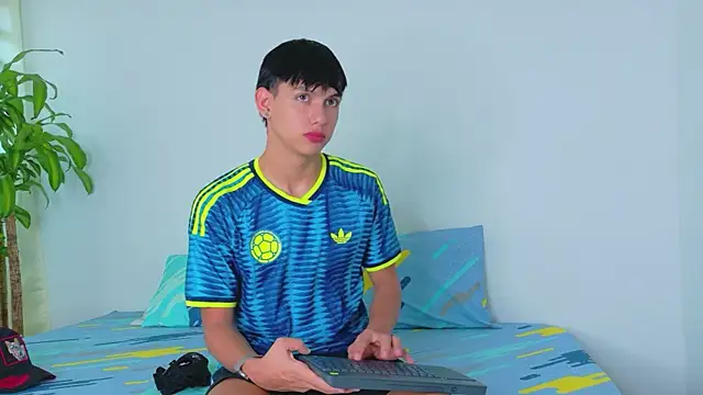 Axel Cody  online show from July 27, 2026, 8:16 pm