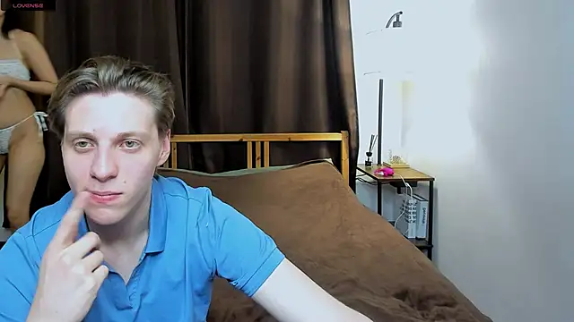 Blossomandbee online show from November 26, 2025, 10:11 pm