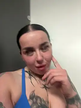 lucycoxxoxo online show from May 15, 2026, 11:34 pm