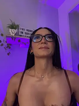 Im sofiaaa online show from June 20, 2026, 2:25 am