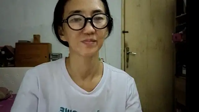 princessD077 online show from May 23, 2026, 4:44 pm