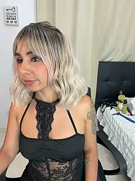 Snapshot of Emilyvalk_ chatting on June 11, 2026, 12:19 am Emilyvalk online show from June 11, 2026, 12:19 am