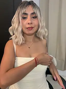 Snapshot of Emilyvalk_ chatting on June 20, 2026, 8:55 pm Emilyvalk online show from June 20, 2026, 8:55 pm
