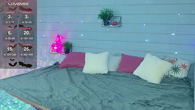 Velvetrix online show from June 8, 2026, 5:52 am