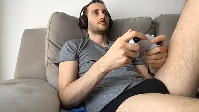 LukaShyGuy online show from May 23, 2026, 10:19 am
