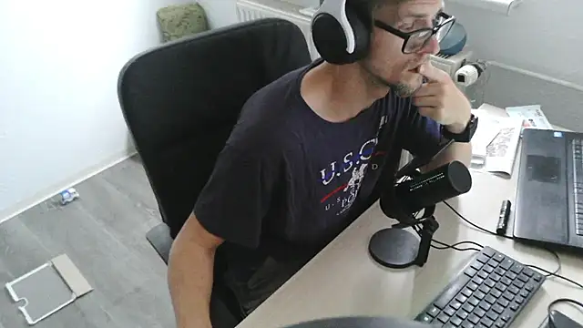 StephPra94 online show from July 14, 2026, 12:44 pm