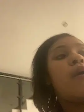 Snapshot of Amberr_Roose chatting on July 13, 2026, 12:35 am Amberr Roose online show from July 13, 2026, 12:35 am
