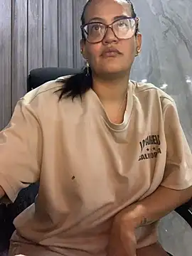 Snapshot of Destrukturada chatting on August 1, 2026, 7:29 am Destrukturada online show from August 1, 2026, 7:29 am