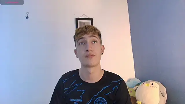 Erick Taylor3 online show from June 14, 2026, 9:06 pm