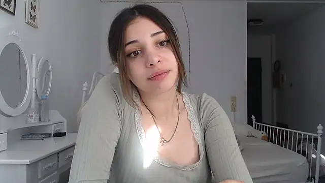 Snapshot of bellefleurrr chatting on July 3, 2026, 5:08 pm bellefleurrr online show from July 3, 2026, 5:08 pm