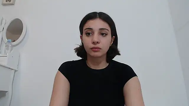 Snapshot of bellefleurrr chatting on July 5, 2026, 9:00 pm bellefleurrr online show from July 5, 2026, 9:00 pm
