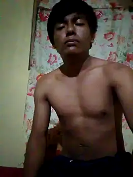 Snapshot of GuzzMiranda18 chatting on November 13, 2025, 10:47 am GuzzMiranda18 online show from November 13, 2025, 10:47 am