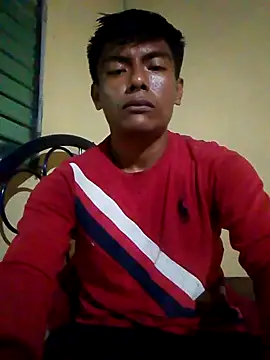 Snapshot of GuzzMiranda18 chatting on November 21, 2025, 1:15 am GuzzMiranda18 online show from November 21, 2025, 1:15 am