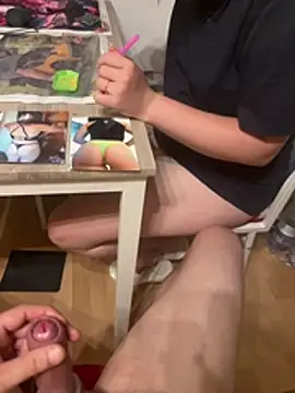 Teeny-Slut18 online show from June 24, 2026, 11:26 pm