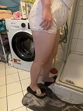 Teeny-Slut18 online show from July 25, 2026, 7:50 am