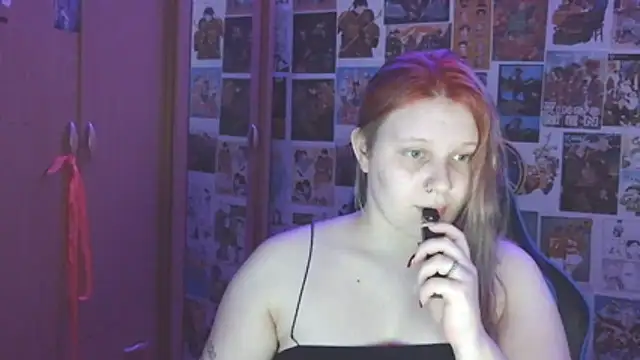 Snapshot of FoxPlayXX chatting on July 15, 2026, 9:20 pm FoxPlayXX online show from July 15, 2026, 9:20 pm