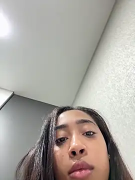 Snapshot of Ania_rose chatting on May 15, 2026, 2:57 pm Ania rose online show from May 15, 2026, 2:57 pm