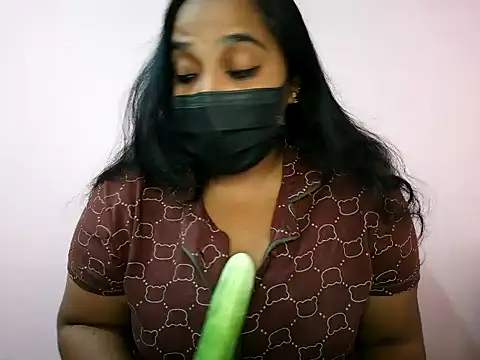 Mathi cam online show from June 18, 2026, 4:11 pm