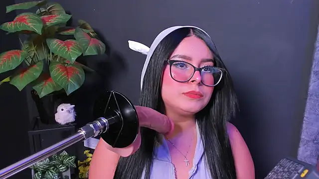Snapshot of Amy_whittee chatting on July 1, 2026, 3:41 am Amy whittee online show from July 1, 2026, 3:41 am