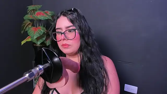 Snapshot of Amy_whittee chatting on July 6, 2026, 3:58 am Amy whittee online show from July 6, 2026, 3:58 am