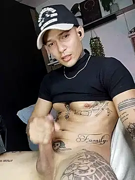 Snapshot of strong_dick7in chatting on July 22, 2026, 5:16 pm strong dick7in online show from July 22, 2026, 5:16 pm