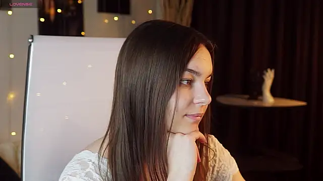 FrancescaCavaliere online show from June 9, 2026, 12:28 pm