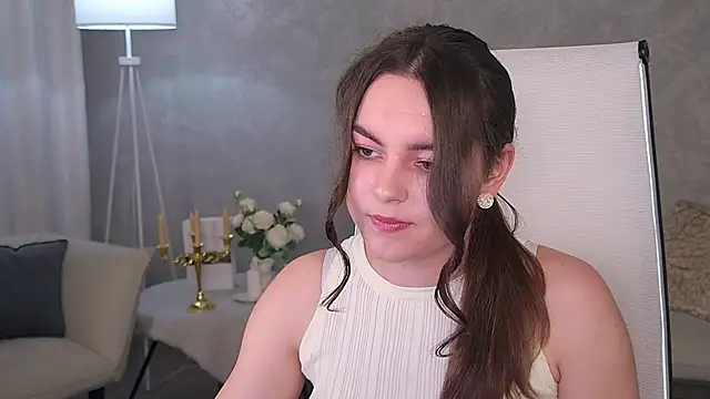 FrancescaCavaliere online show from June 10, 2026, 12:59 pm