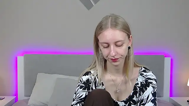 RachaelCute online show from May 16, 2026, 11:20 am