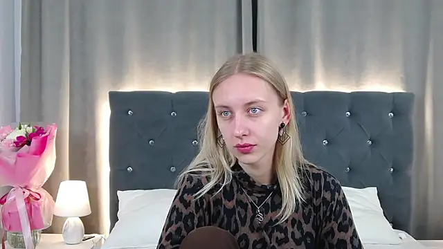 RachaelCute online show from May 31, 2026, 3:58 am