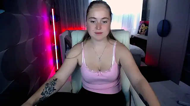 Kate Moan online show from July 8, 2026, 5:12 am
