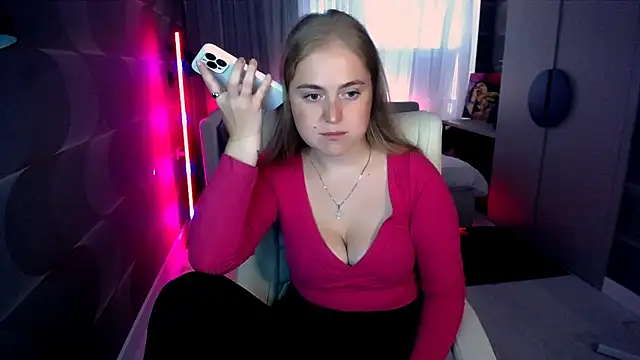 Kate Moan online show from July 9, 2026, 5:22 am