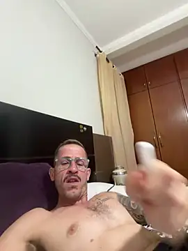 Lucasjandre online show from May 16, 2026, 12:07 am