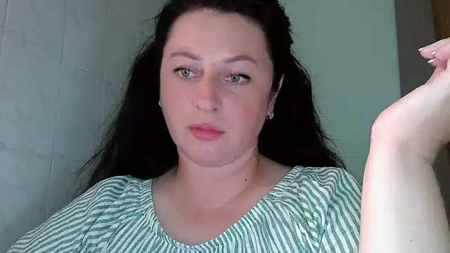 MelinaAx online show from July 14, 2026, 7:30 pm