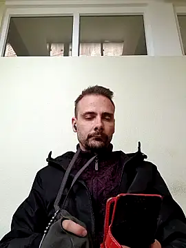 Gregorywhitelegs online show from April 24, 2026, 11:34 am