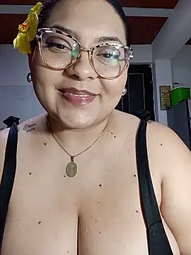 Snapshot of Anna_Lucia88 chatting on June 14, 2026, 2:24 am Anna Lucia88 online show from June 14, 2026, 2:24 am