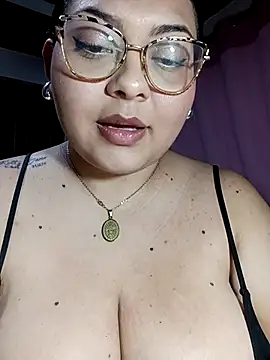 Snapshot of Anna_Lucia88 chatting on June 23, 2026, 6:33 am Anna Lucia88 online show from June 23, 2026, 6:33 am