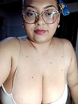 Snapshot of Anna_Lucia88 chatting on July 13, 2026, 8:17 am Anna Lucia88 online show from July 13, 2026, 8:17 am