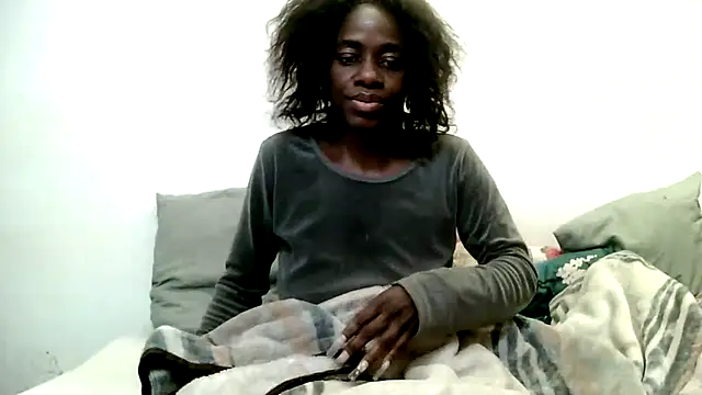 BrunetteNaomi8 online show from May 9, 2026, 1:33 am