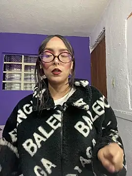 Violeth 00 online show from August 5, 2026, 10:51 am