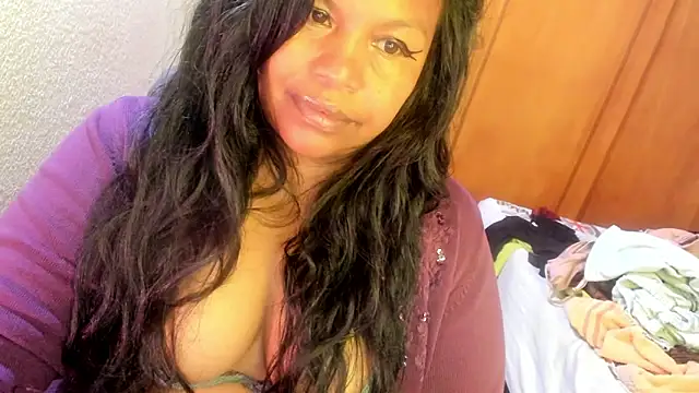 ebonycamelia online show from April 21, 2026, 6:55 pm