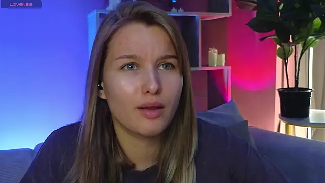ImiMonroe online show from May 21, 2026, 3:57 am