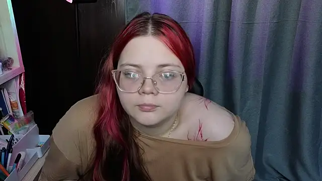KellyFiery online show from June 14, 2026, 1:57 pm