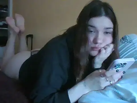 frutillitaaok  online show from July 10, 2026, 6:43 pm