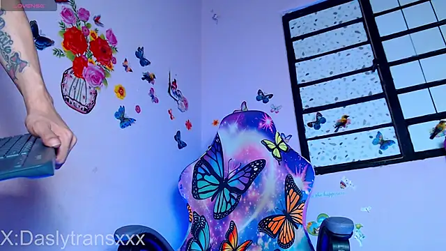 DaslyTsRoze online show from July 1, 2026, 12:01 am