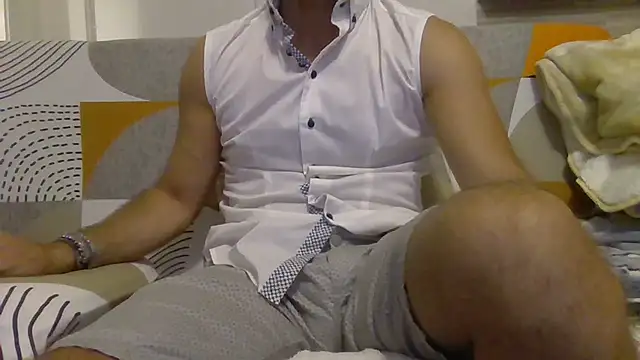Eroshotlicker online show from July 5, 2026, 7:43 pm
