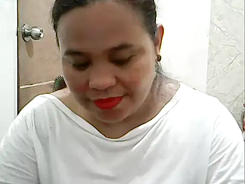 cutechubby online show from May 17, 2026, 10:44 am
