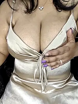 Curvy Pooja online show from April 12, 2026, 4:12 pm
